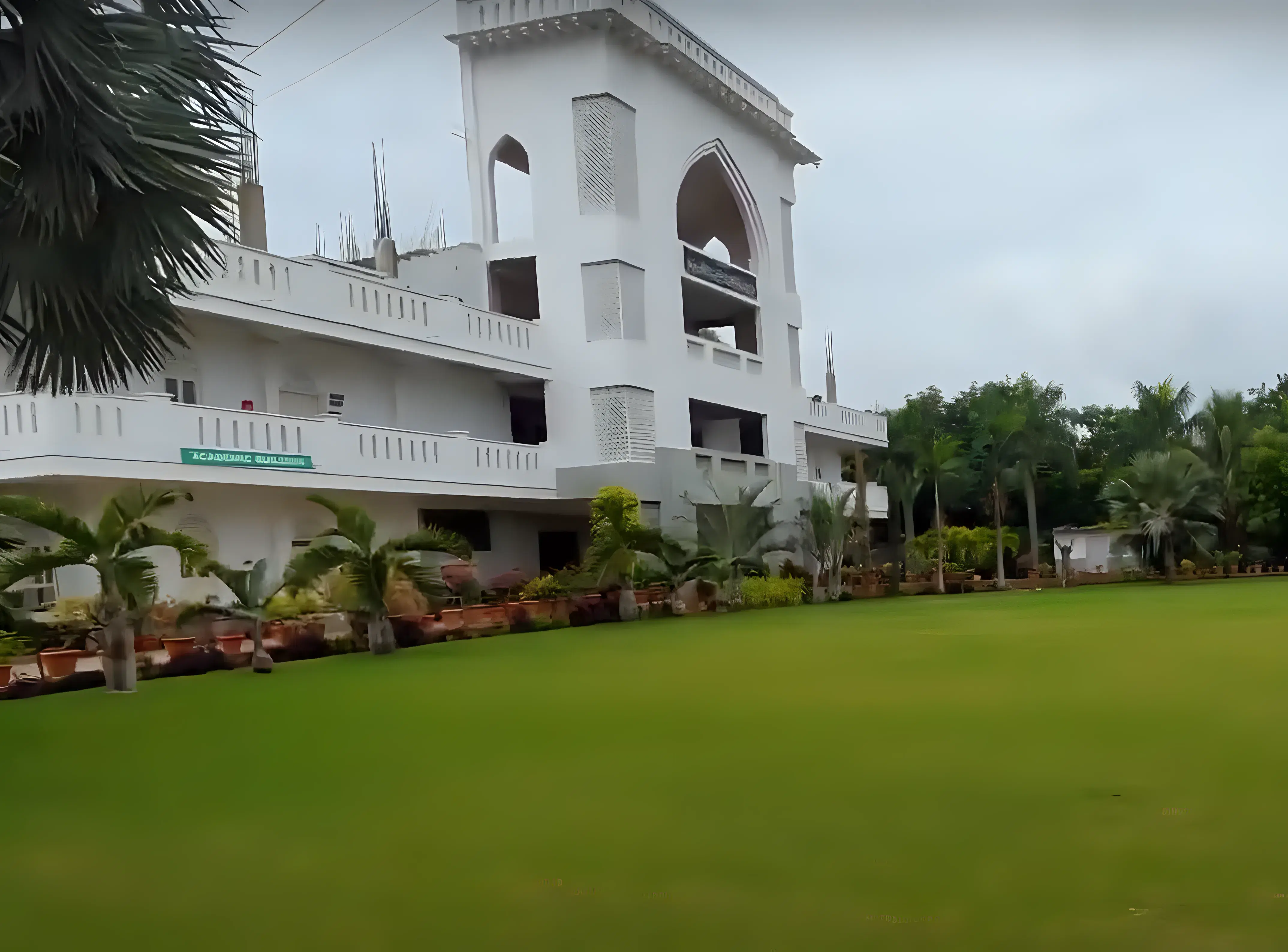 Nawab Shah Alam Khan College of Engineering & Technology Hyderabad campus photo 10